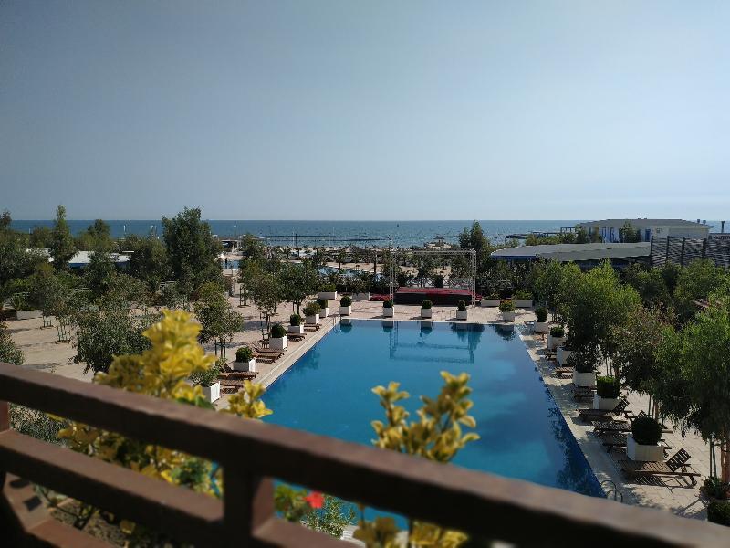 Sapphire Marine Hotel Баку Екстериор снимка